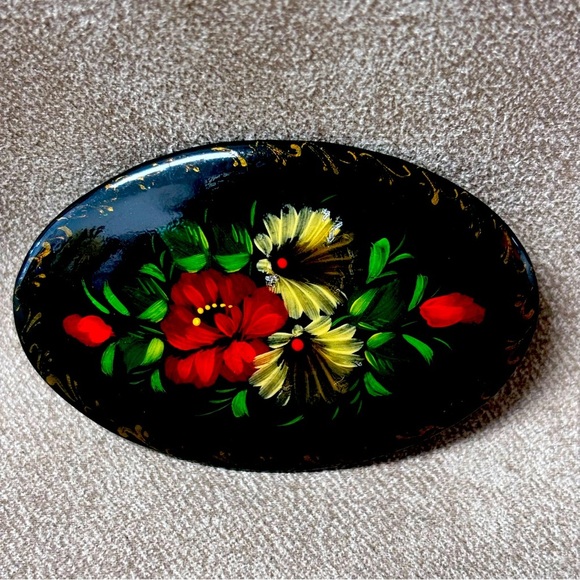 Vintage Russian Lacquer Palekh Hand Painted Floral Oval Brooch & Signed - Picture 1 of 3